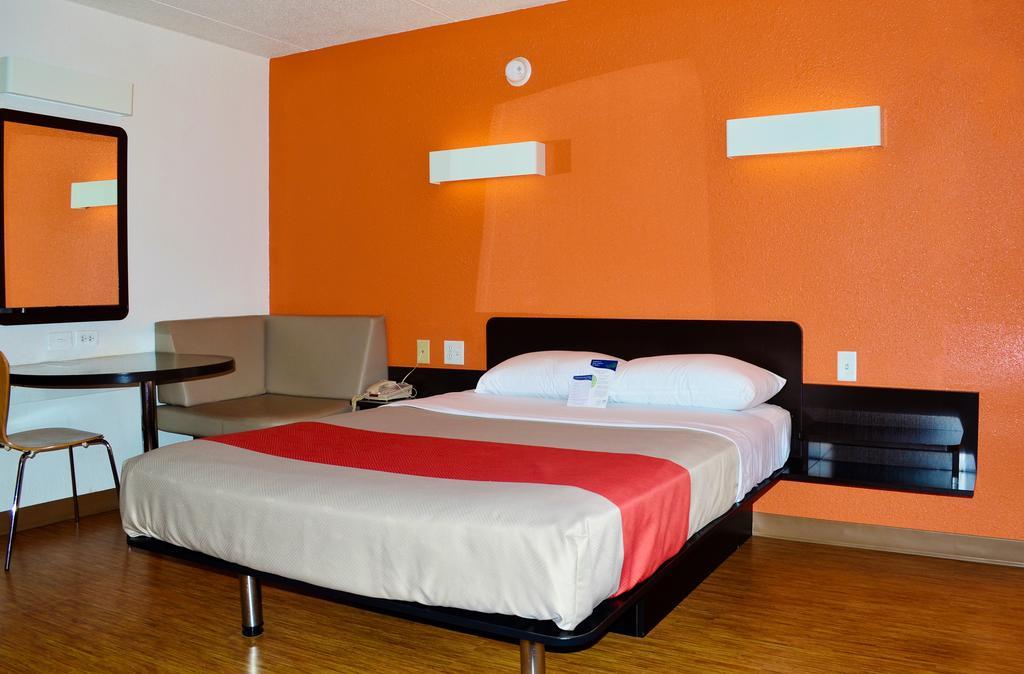 Motel 6 Boston South - Braintree Buitenkant foto