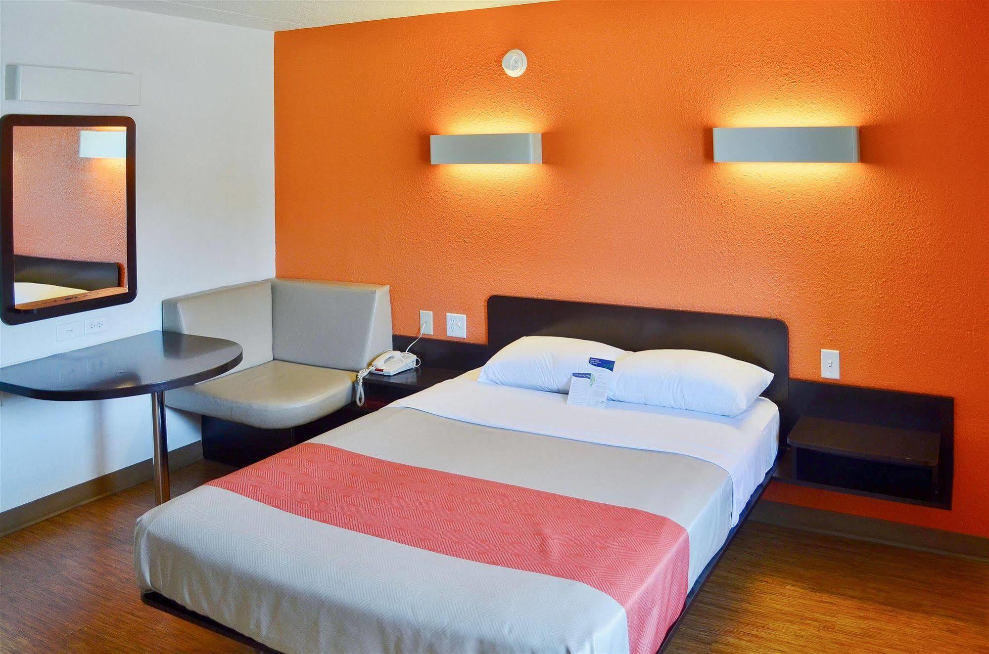 Motel 6 Boston South - Braintree Buitenkant foto