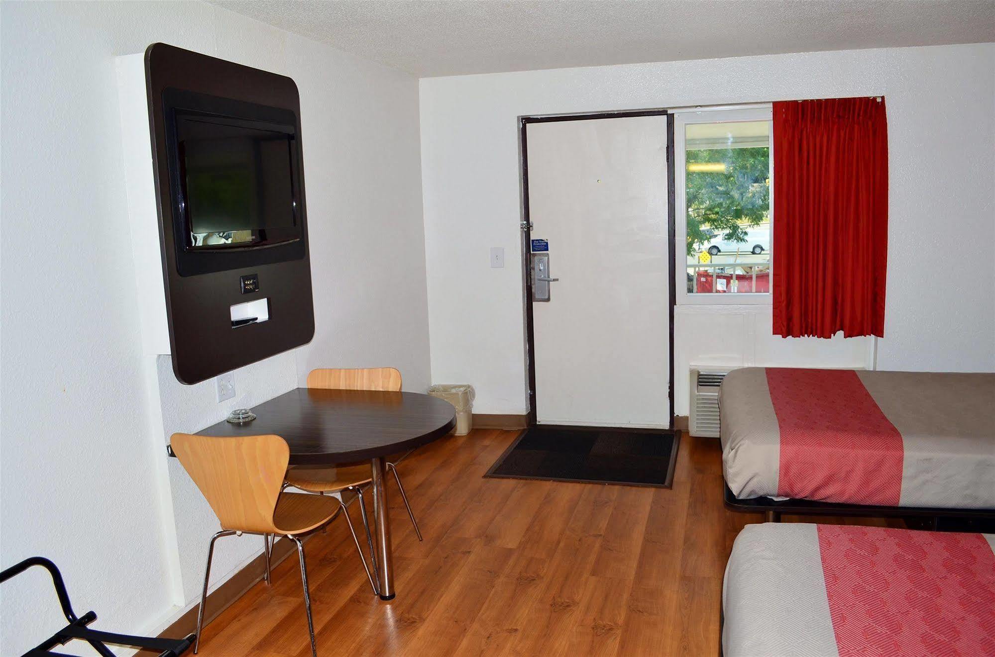 Motel 6 Boston South - Braintree Buitenkant foto