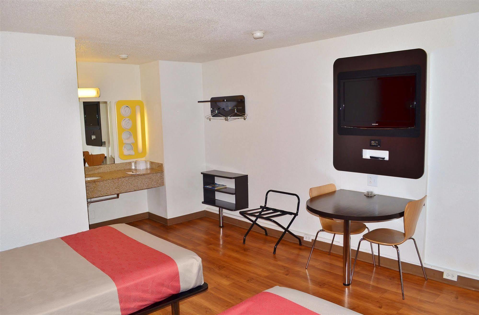 Motel 6 Boston South - Braintree Buitenkant foto