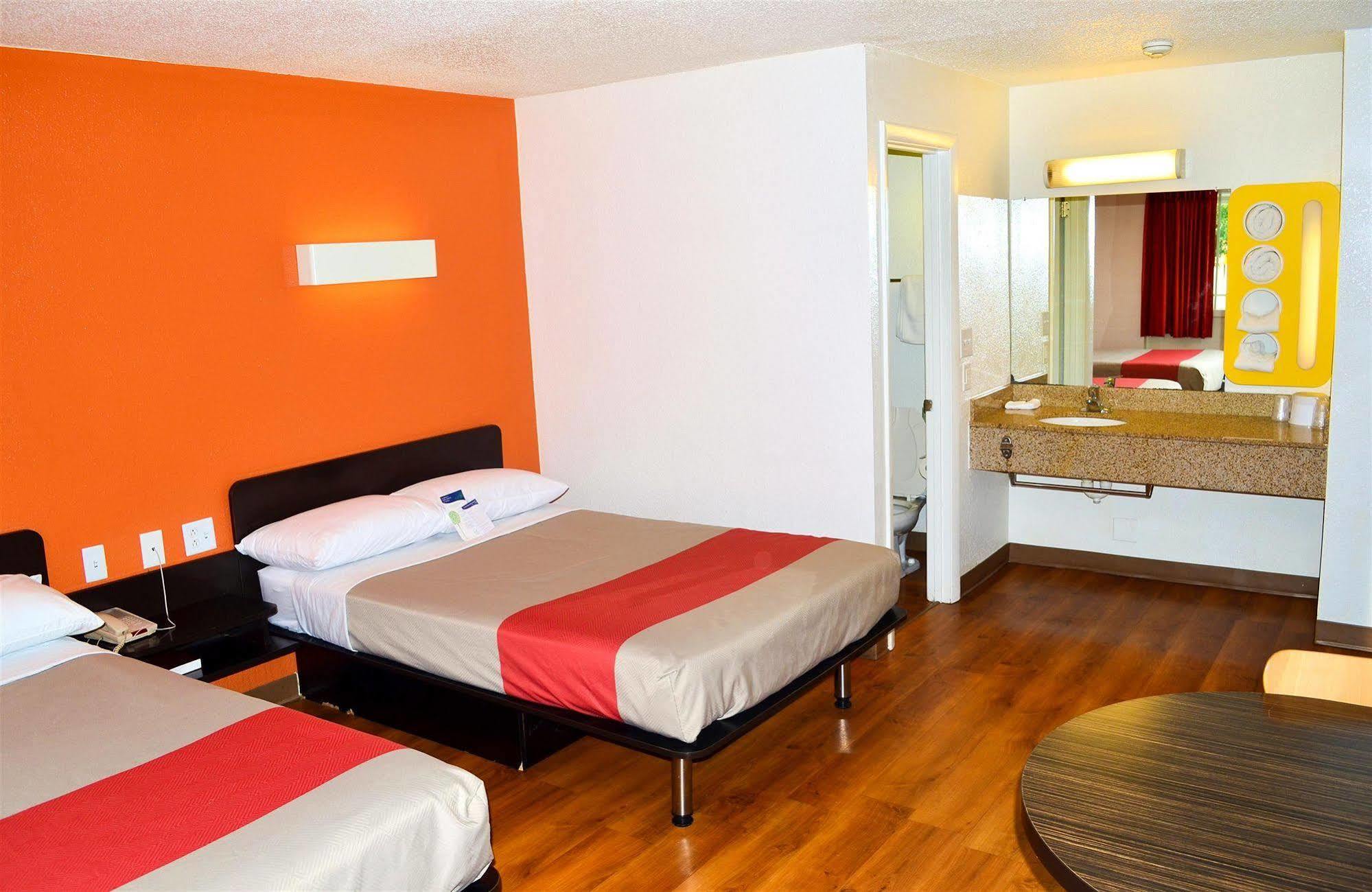 Motel 6 Boston South - Braintree Buitenkant foto